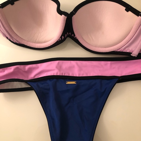 Victoria’s Secret bikini - Picture 2 of 4